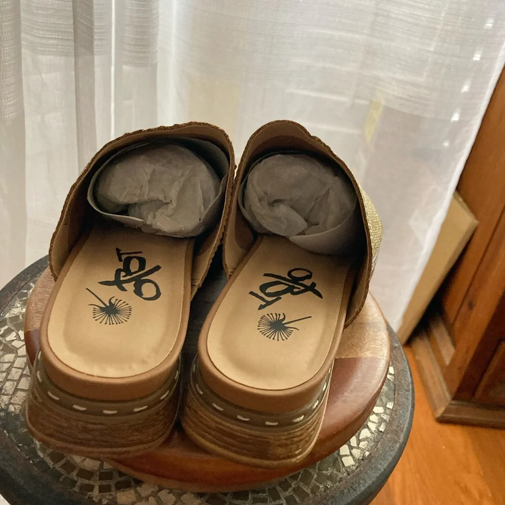 Gold Textured Leather Women's Slide Sandals 9 - Picture 3 of 3